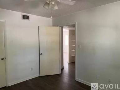 Main picture of 127 Whispering Oaks Ln