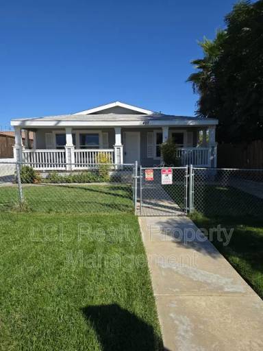 Main picture of 407 W Sumner Ave