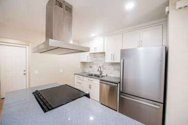 Main picture of 1628 Iowa St