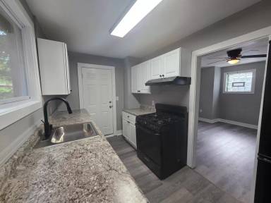 Main picture of 3024 Vancroft St
