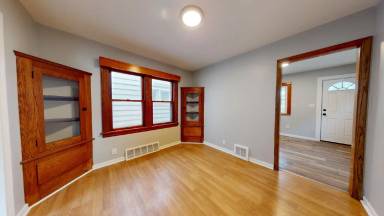 Main picture of 3361 W 128th St