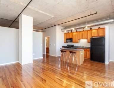 Main picture of 6 S Laflin St Apartments