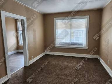 Main picture of 2025 Fullerton St