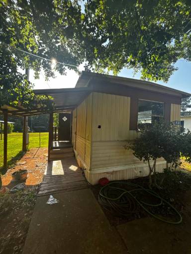 Main picture of 55 Rosehill Dr