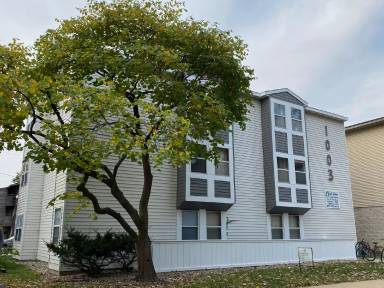 Main picture of 1003 Stoughton St