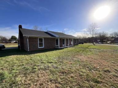 Main picture of 1592 Freestone Dr