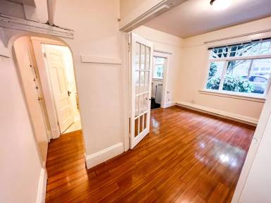 Main picture of 205 19th Ave