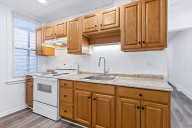 Main picture of 476 N 5th St