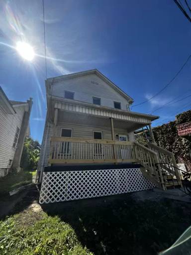 Main picture of 49 Fallbrook St