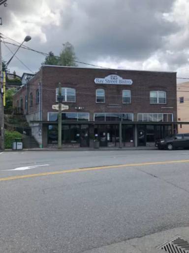 Main picture of 834 Bay St