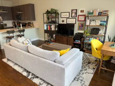 Main picture of 5139 N Broadway St