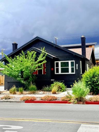 Main picture of 541 Sinclair St