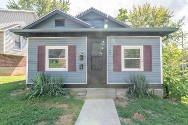 Main picture of 1102 E Miller St