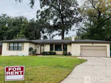 Main picture of 5317 Noble Cir N