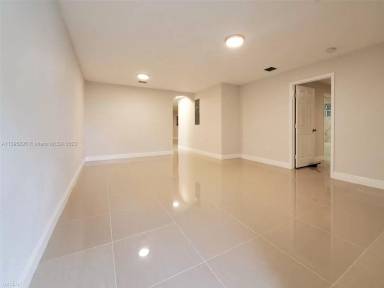 Main picture of 10372 NW 10th Ave