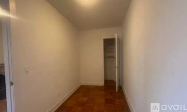 Main picture of 143 E 72nd St