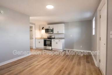 Main picture of 650 4th St NE