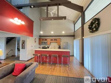 Main picture of 705 Acadia Ct