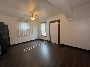Main picture of 4484 Calvin Ave