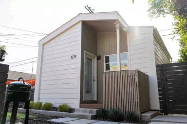 Main picture of 1519 S Stanley Ave