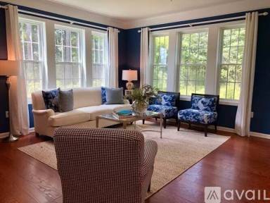 Main picture of 130 University Ave