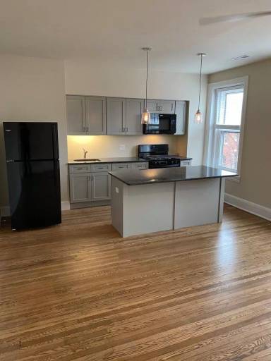 Main picture of 214-218 E King St