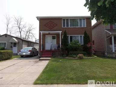 Main picture of 439 University Ave