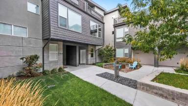 Main picture of 7782 S Rooftop Dr