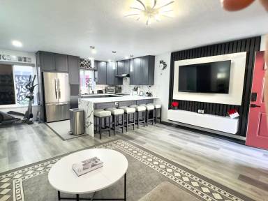 Main picture of 4360 42nd St