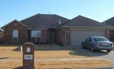 Main picture of 1720 SW 31st St