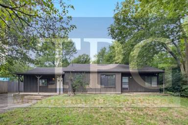 Main picture of 8100 Oldham Rd