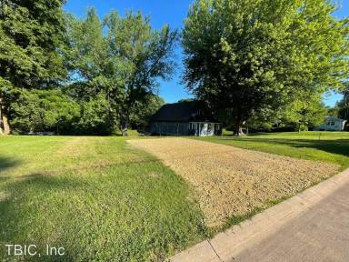 Main picture of 702 30th St