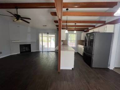 Main picture of 415 Mark Ln