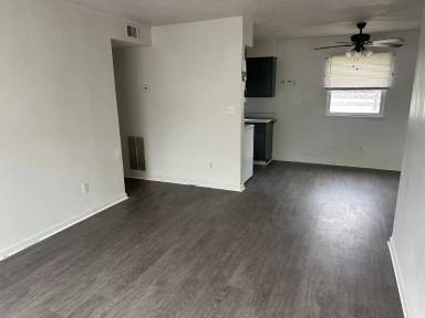Main picture of 10404 Greentree Ln