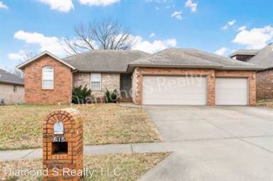 Main picture of 615 S Meteor Ave