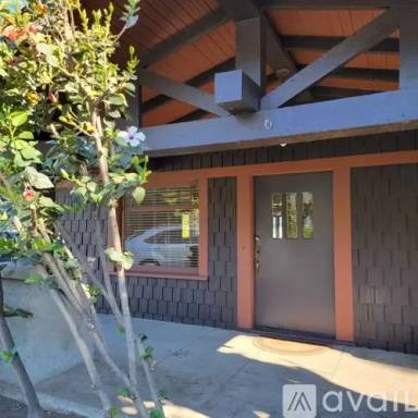 Main picture of 6054 Selma Ave