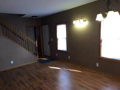 Main picture of 315 E College St