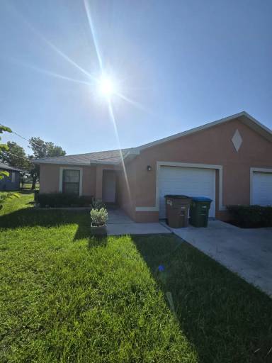 Main picture of 1113-1115 SW 8 Pl