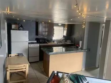 Main picture of 701 E 5th St