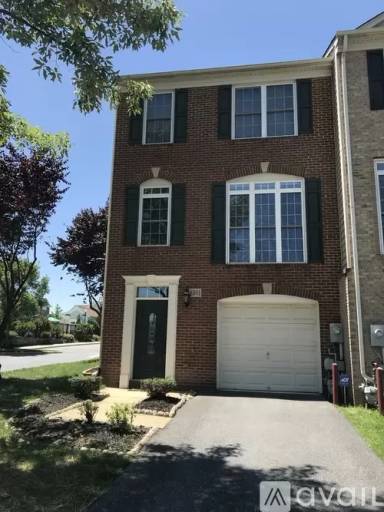 Main picture of 8801 Montjoy Pl