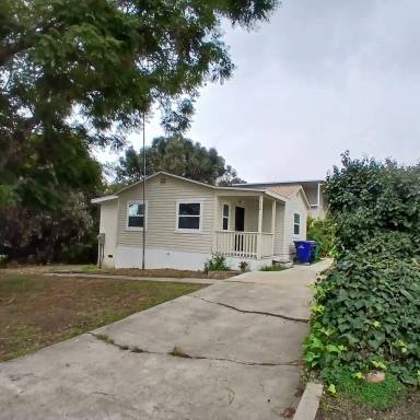 Main picture of 324 47th St