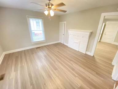 Main picture of 905 Woodlawn St