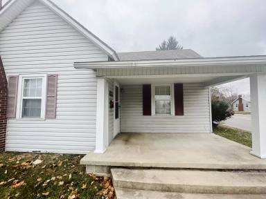 Main picture of 1617 W Memorial Dr
