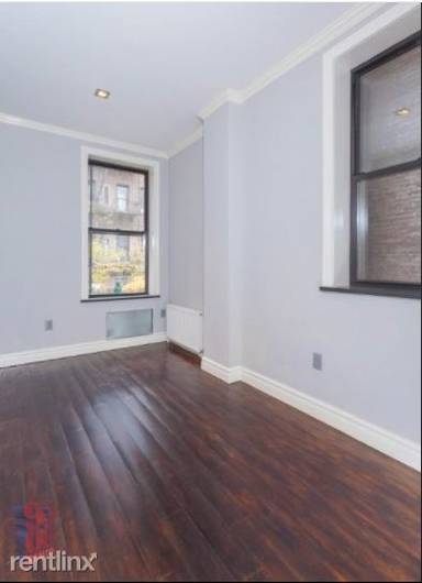 Main picture of 450 W 50th St