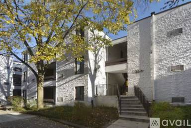 Main picture of 330 W Miner St