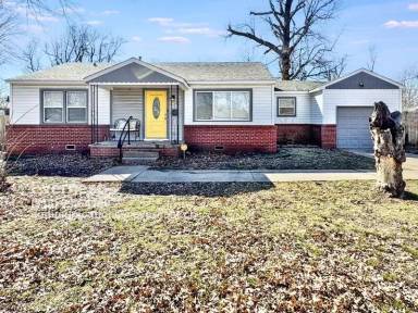 Main picture of 2542 S Pittsburg Ave