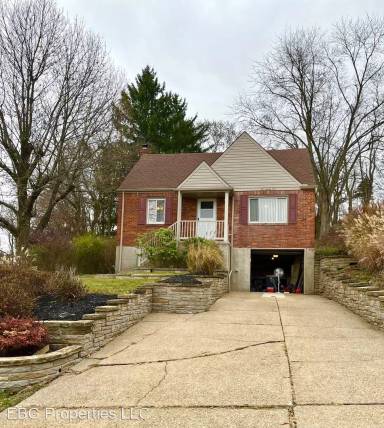 Main picture of 523 Rolling Green Dr