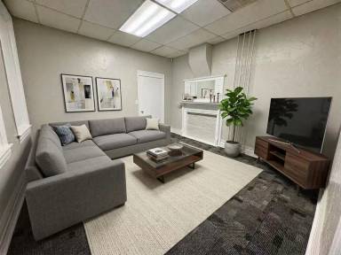 Main picture of 1366 W Market St