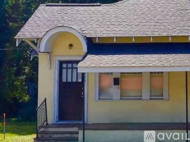 Main picture of 448 W Railroad Ave