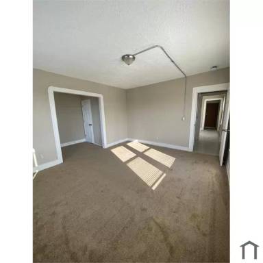 Main picture of 15000 Euclid Ave